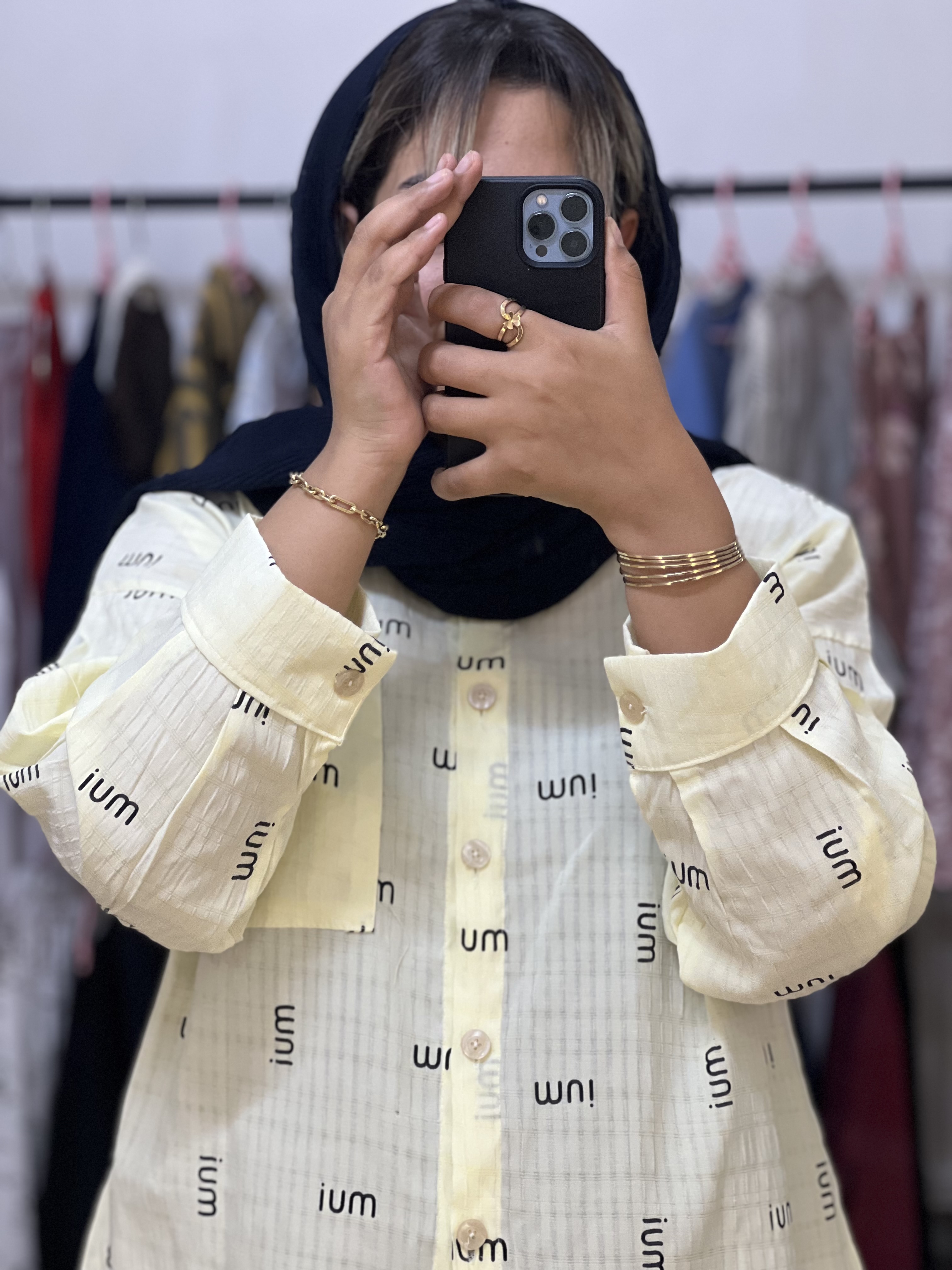 شومیز طرح miu با جنسی نرم و لطیف